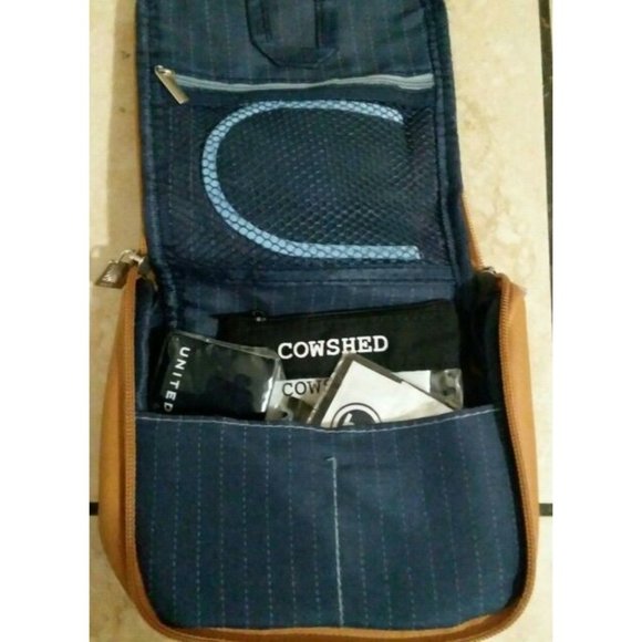 Toiletry Bag United Airlines Business First Tan - Picture 3 of 5